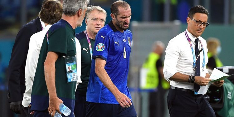Chiellini trabaja con el grupo en Coverciano antes de viajar a Londres