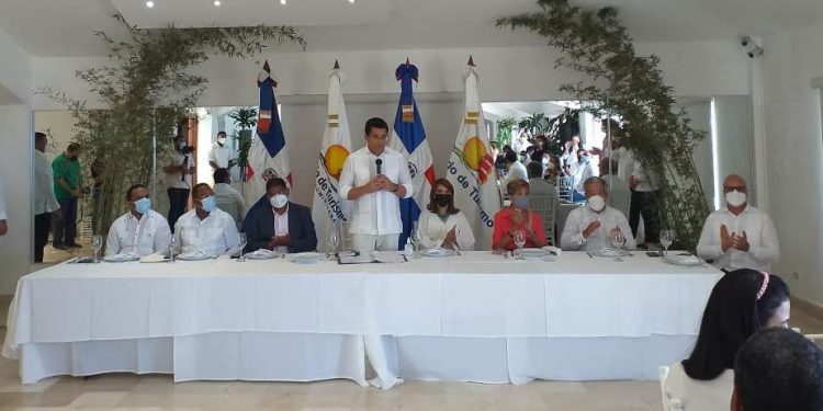 Collado anuncia primer crucero de Carnival retornará a Puerto Plata el próximo 6 de julio - Noticias de turismo