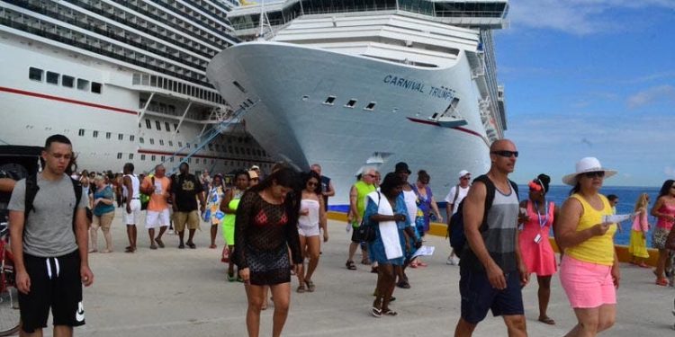 Cozumel alista cobro de derecho de saneamiento a cruceros