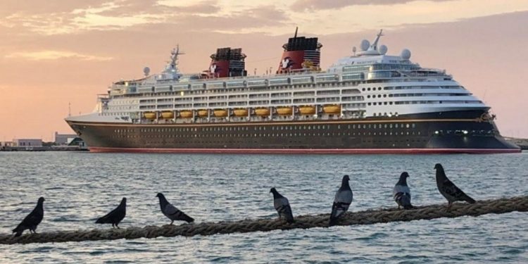 Crucero 'Disney Wonder' le dice adis a Progreso, Yucatn