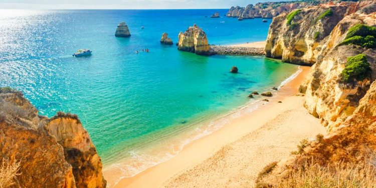 Diez playas para perderse este verano en España