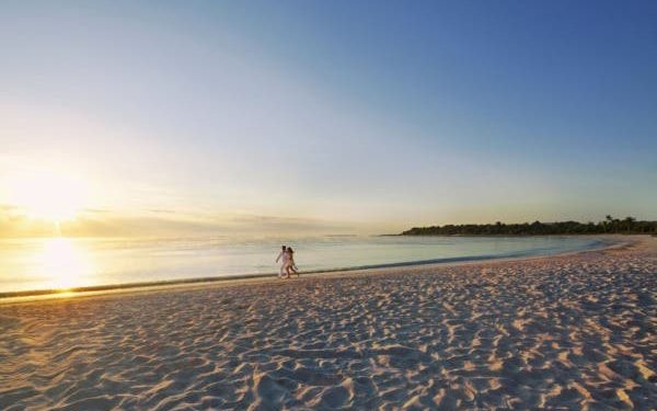 Disfruta un fin de semana en el hotel Barceló Maya Palace con todo incluido