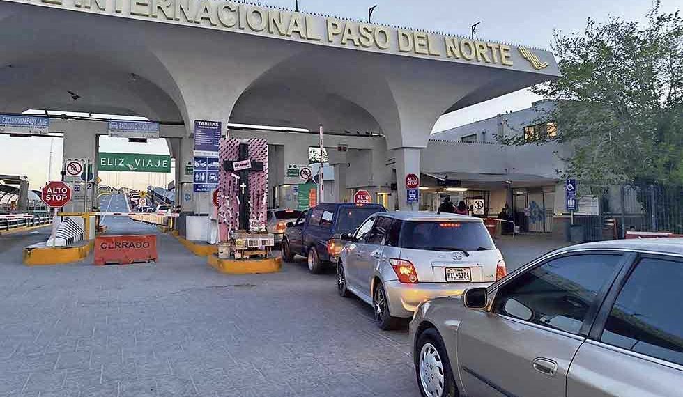 Durante tiempo indefinido la restricción a viajes terrestres no esenciales: Ebrard