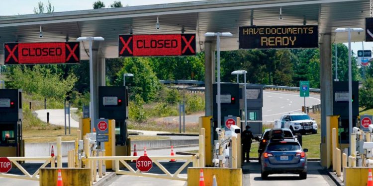 EE. UU. Extiende las restricciones de viaje de Covid-19 con Canadá եքս México