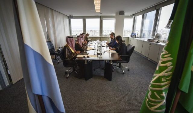 El Ministro Lammens se reunió con su par de Arabia Saudita