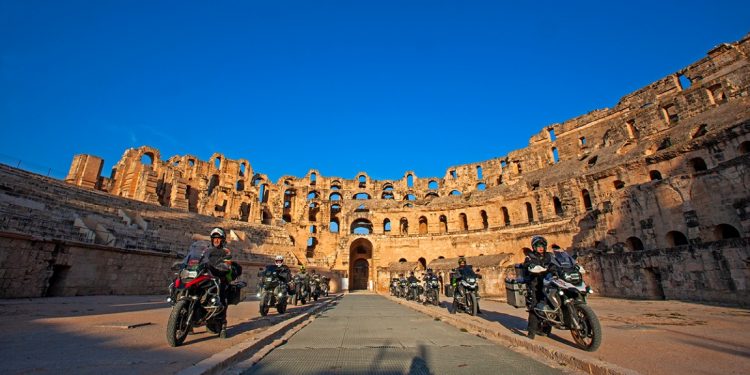 El arte de viajar en moto amplía sus horizontes