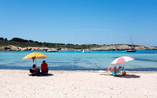 El gasto de los españoles en viajes de verano cae un 5 %, hasta 566 euros