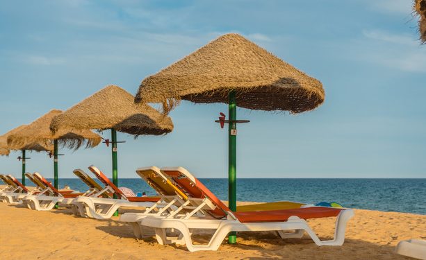 El gobierno está lanzando una campaña de viajes para dejar en claro a los jóvenes que no viajan que pueden ir al extranjero.