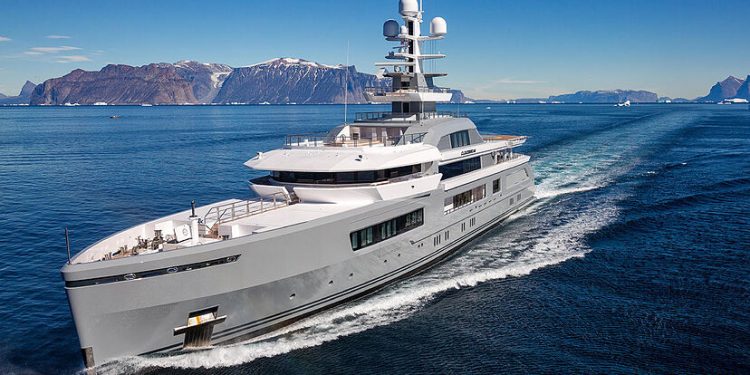 El mayor superyate del mundo vende apartamentos millonarios