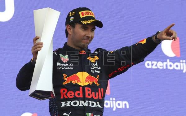 El piloto de F1 Sergio Pérez se convierte en embajador turístico de México