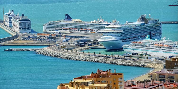 El puerto de Málaga retomará el turismo de cruceros