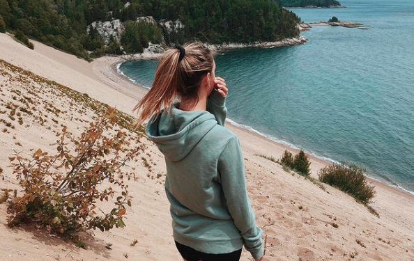 Estas montañas de arena son el lugar perfecto para avistar ballenas este verano en Quebec