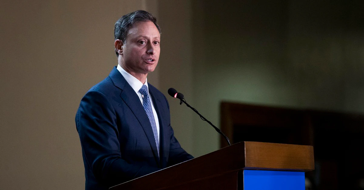 Exprocurador dominicano denuncia "persecución" por prohibirle viajar