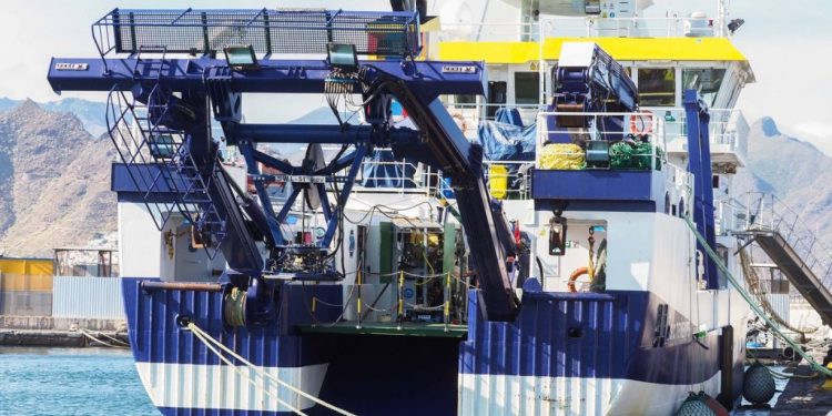 La basura y las rocas del fondo marino hacen trabajar en balde al robot