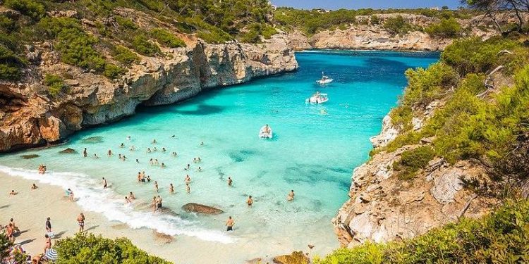 Caló des Moro. Wikipedia