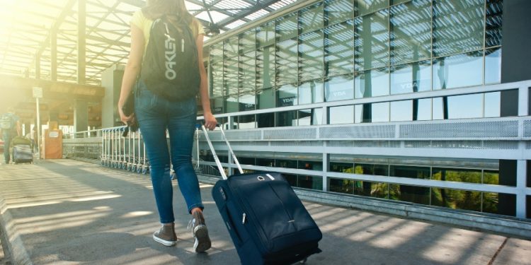 Las listas de 'semáforos' de viajes al extranjero del Reino Unido deben ser revisadas
