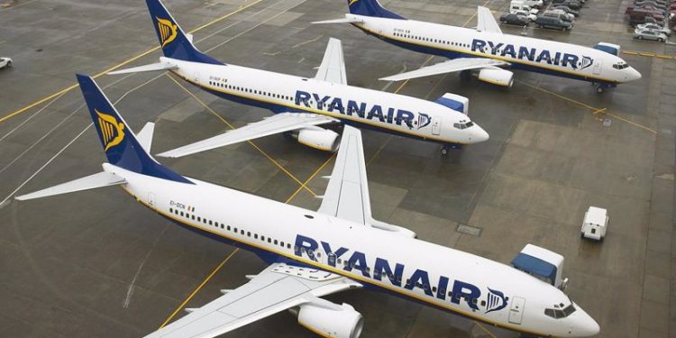 Las mejores aerolíneas para 'viajar' en bolsa son las low cost, según Goldman Sachs