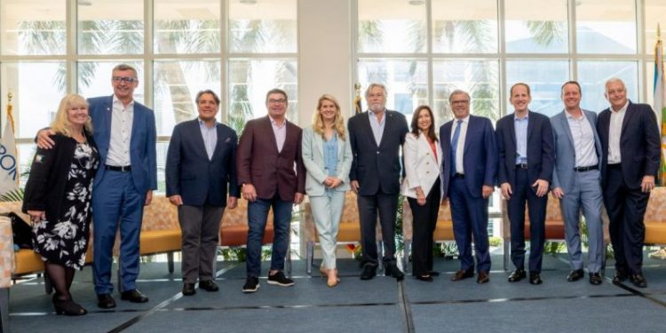 Líderes de la industria de cruceros se reúnen en Miami después de 15 meses