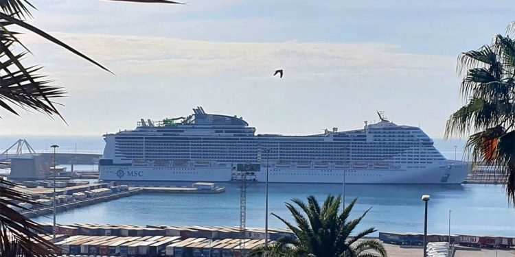 Llega el primer crucero a Barcelona tras el inicio de la pandemia