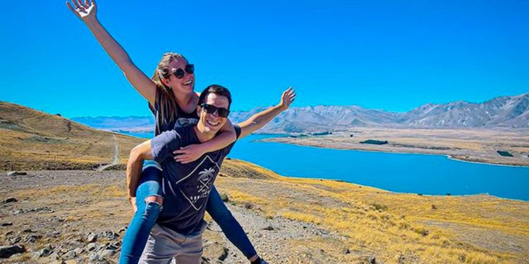 Locos por viajar: la pareja argentina de tiktokers que desde Nueva Zelanda da consejos y alienta a hacer turismo en tiempos de pandemia