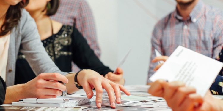 Los 10 empleos mejores pagos para hispanohablantes en Vancouver
