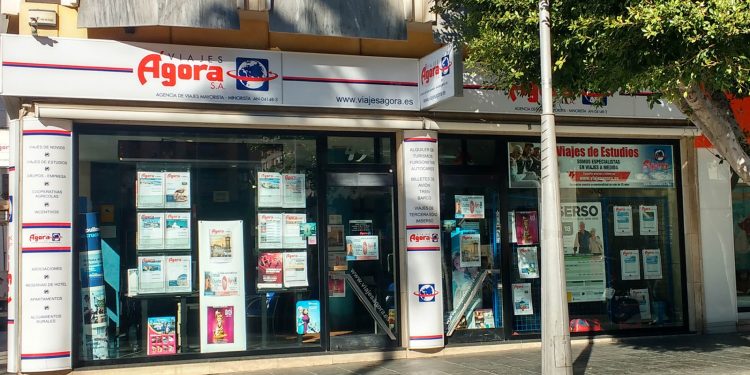 Los almerienses aprovechan los bajos precios y se van de nuevo de vacaciones