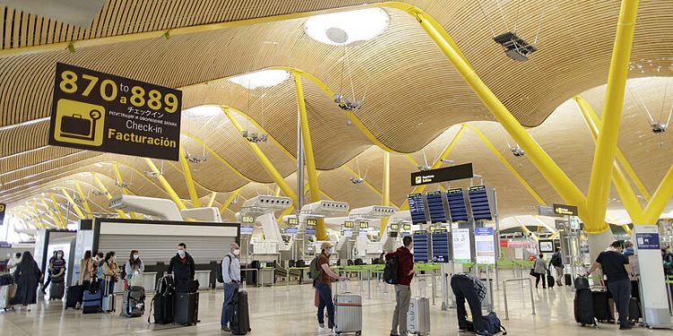 Los espaoles realizaron un 47,8% menos de viajes en el primer trimestre por el Covid