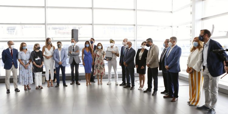 Málaga acoge al primer crucero que hace escala en la península tras 15 meses