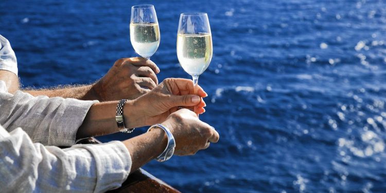 Ofrecerán cruceros para vacunados contra COVID-19
