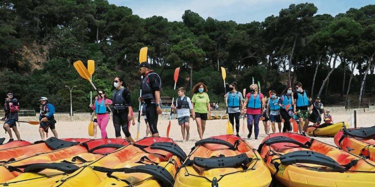Otros dos brotes por viajes de estudiantes elevan los contagios a más de un centenar en València