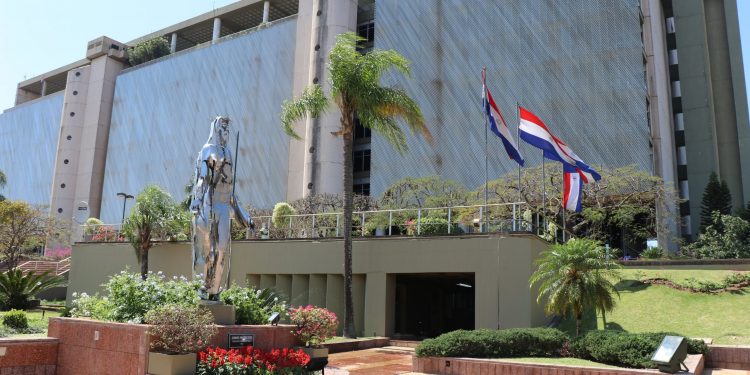 PIB paraguayo crece un 0.6 % en el primer trimestre tras caída anual de 2020