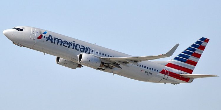 Prevé American Airlines regreso de los viajes de negocios