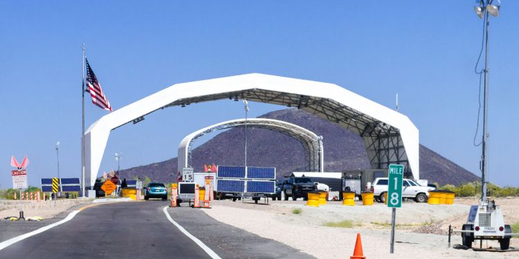 Prorrogan restricciones fronterizas de viajes no esenciales