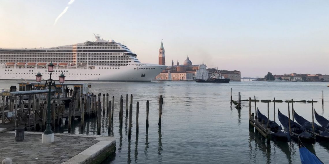Protestas por regreso de cruceros a Venecia