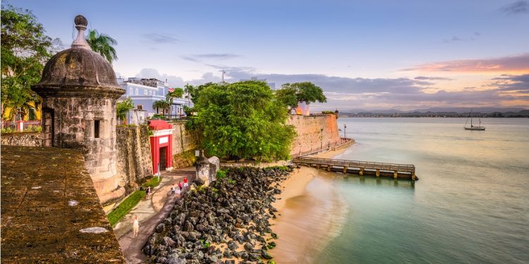 Puerto Rico inicia el verano impulsando el turismo interno