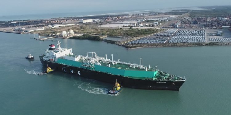 Puertos siguen a la baja en carga hasta abril arrastrados por petrolíferos
