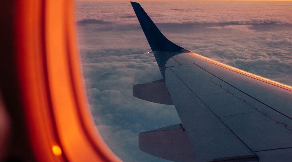 Qué pasa con los vuelos de LATAM en julio tras las cancelaciones de junio — Conocedores.com