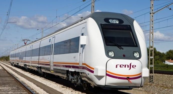 Tren playero que conecta Vitoria con Donostia.