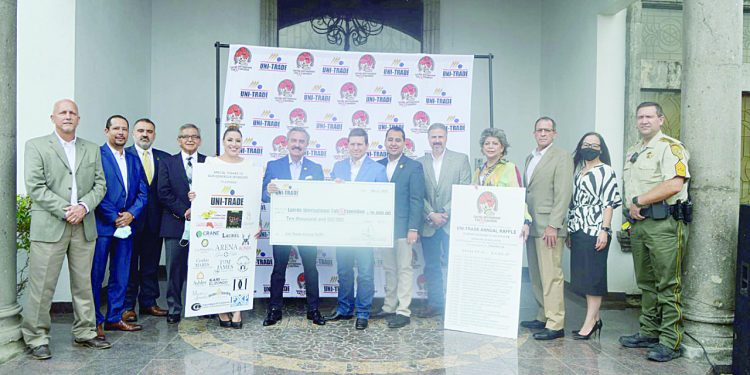 Rifarn viajes y 10 mil dlares