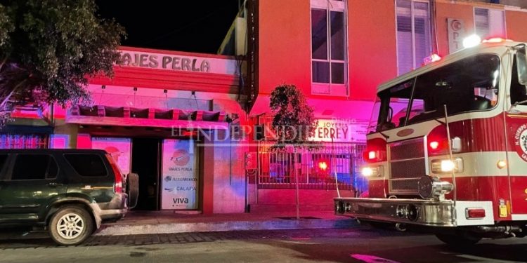 Se incendia la agencia Viajes Perla
