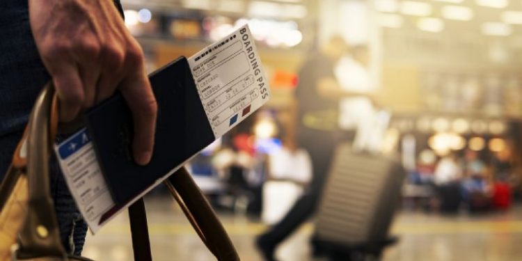 Temen que restricciones para vuelos al exterior se extiendan más de lo previsto