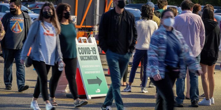 Turismo de vacunas: cuánto sale viajar a Estados Unidos para conseguir una dosis