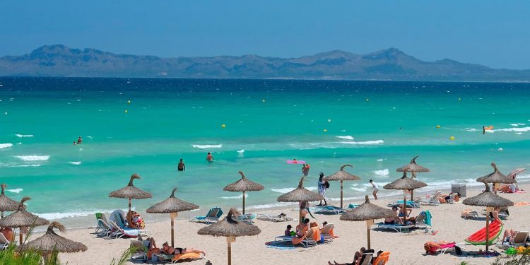 VÍDEO: AMP.- Reino Unido incluye a Baleares a su lista verde de viajes