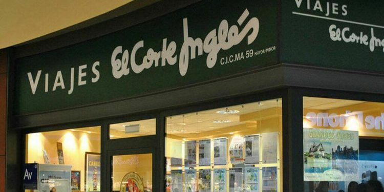 El Corte Inglés reabre algunas de sus oficinas de viajes por un "ligero" aumento de demanda