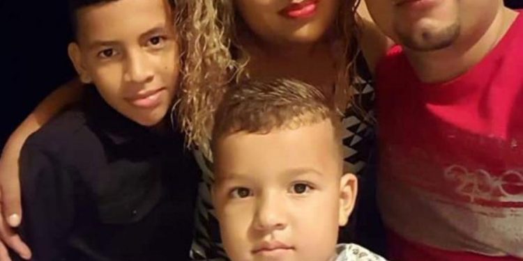 Vinac Mayorga dejó dos de sus hijos en Honduras para buscar a otros en EEUU