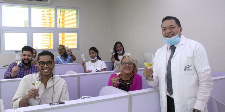 la oferta turística se fortalece con la capacitación