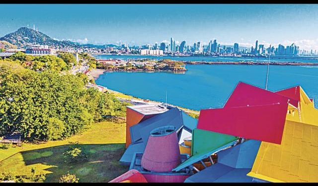 una guía dentro y fuera de la ciudad de Panamá