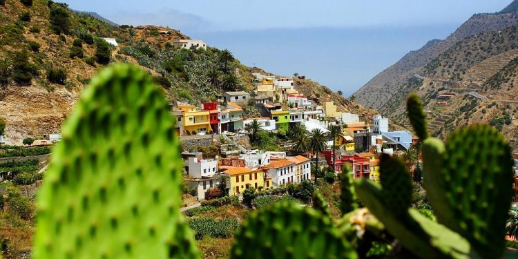 6 ciudades españolas alternativas para viajar con tranquilidad