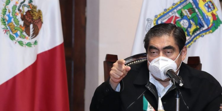 Acudir a realizarse la prueba de Covid-19, piden Gobernador y Secretario de Salud a viajeros a Cancún
