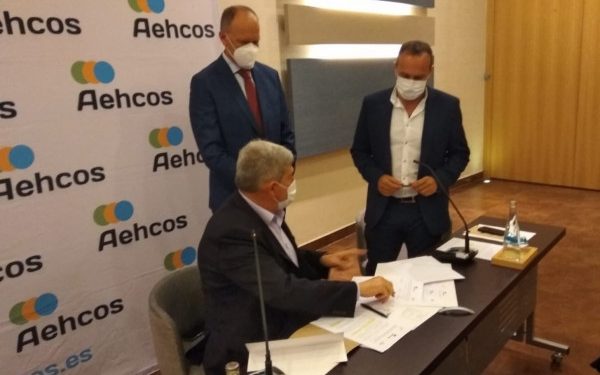Aedav Andalucia firma un acuerdo con Aehcos y el tour operador Tour 10
